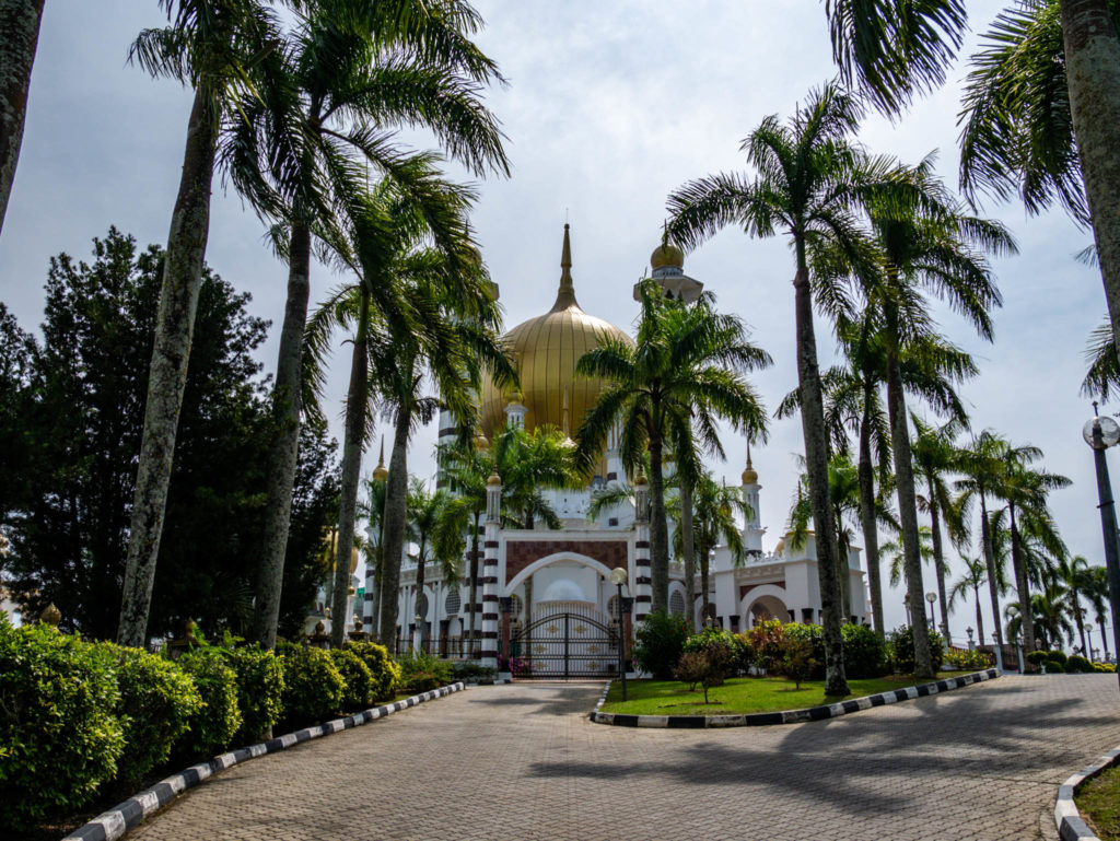 L'entrée de la mosquée