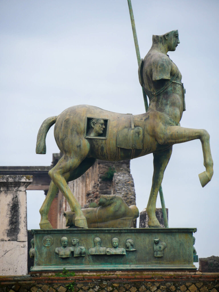 Statue de centaure